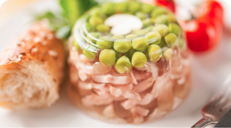 Erbsen und Speck in Aspik